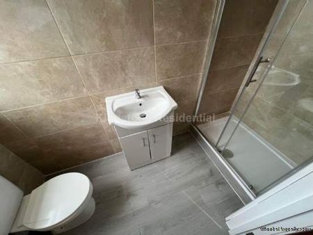 2 bedroom property to rent in Cardiff - Photo 2