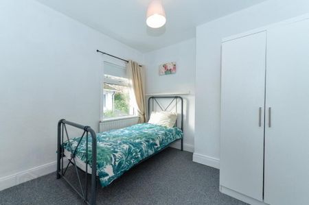 7 Ravenhill Avenue, Belfast, BT6 8LD - Photo 4