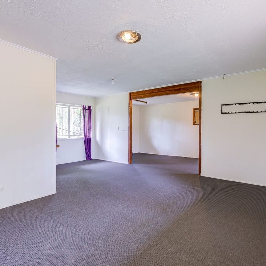 Spacious 3-Bedroom Home on Acreage - Photo 1