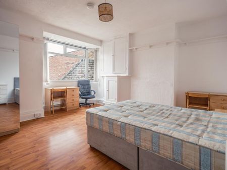 3 bedroom apartment to rent - Photo 5