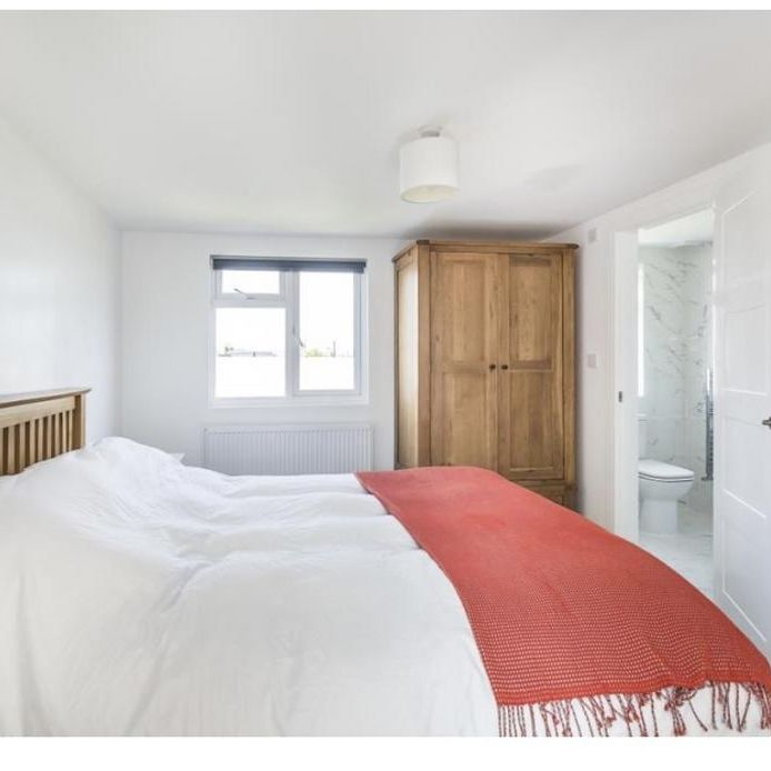 4 bedroom terraced house to rent - Photo 1