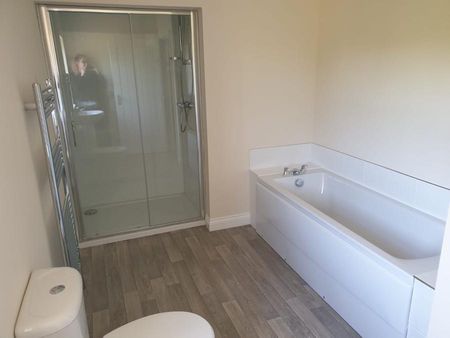 3 bedroom detached house to rent - Photo 3