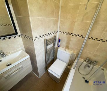 3 bedroom end of terrace house to rent - Photo 2