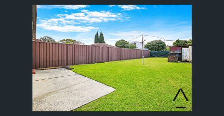 Two Bedroom Duplex Masterpiece Offering Convenience - Photo 2