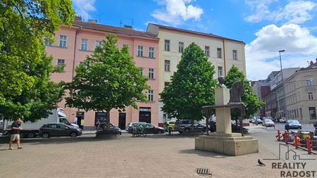 Pronájem bytu 1+kk a garsoniéry 34 m², Milíčova 471, Praha - Фото 3