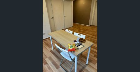 Fully Furnished-Stylish High-Level Apartment with Furnishings | Prime Wolli Creek Location | Resort-Style Facilities | Walk to Train & Shops - Photo 4