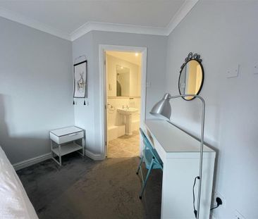 2 bedroom apartment to rent - Photo 6