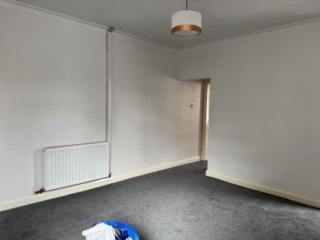 3 bedroom end of terrace house to rent - Photo 3