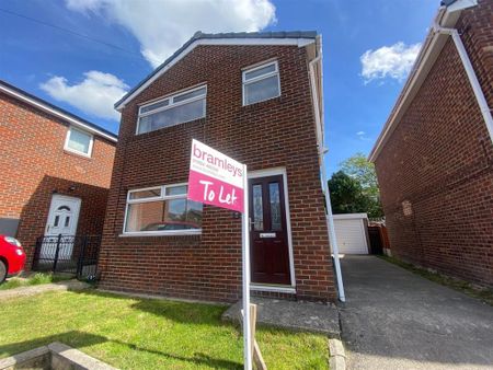 3 bedroom detached house to rent - Photo 2