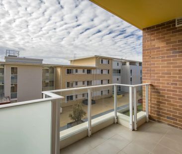 Stylish One-Bedroom Apartment in Prime Bruce Location - Photo 5