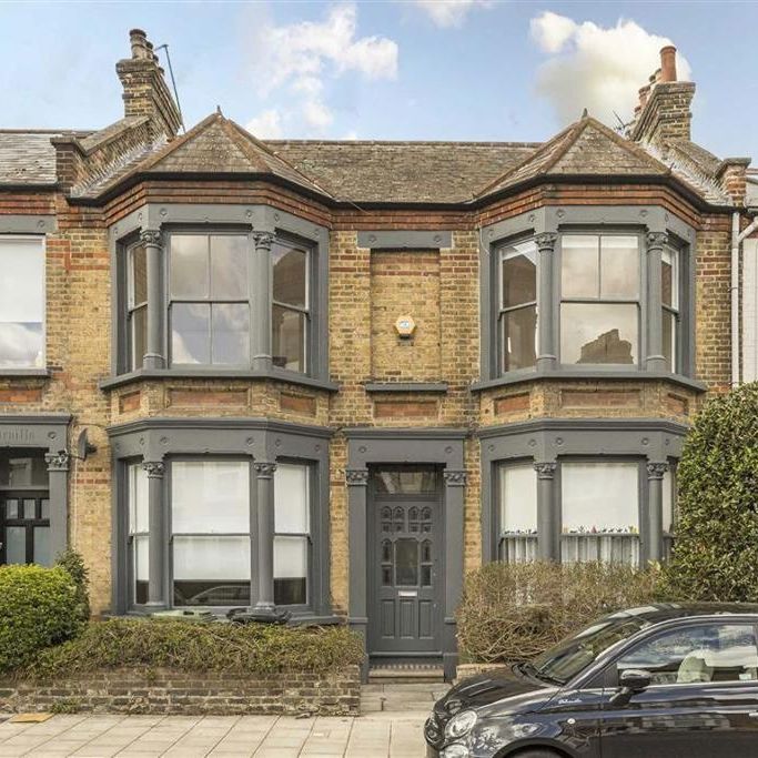 3 bedroom flat to rent - Photo 1