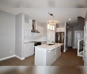 3 Bed 2.5 Bath Double Garage For Rent Orchards SW Edmonton - Photo 6