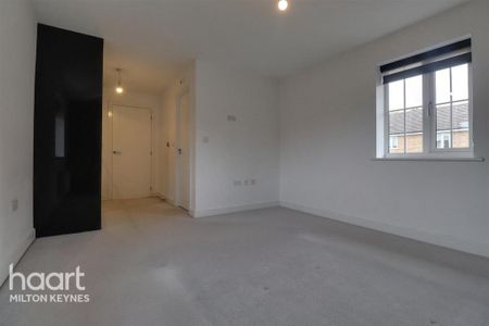 4 bedroom detached house to rent - Photo 3