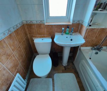 4 Bed Semi-Detached House, Harkett Close, HA3 - Photo 6