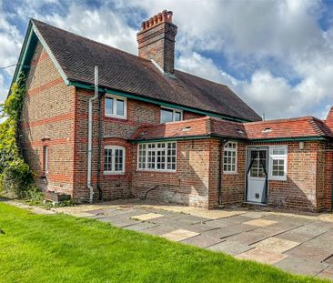 3 bedroom semi-detached house to rent - Photo 6