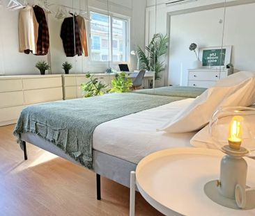 Carrer del Comte d'Urgell, Barcelona, Catalonia 08011 - Photo 4