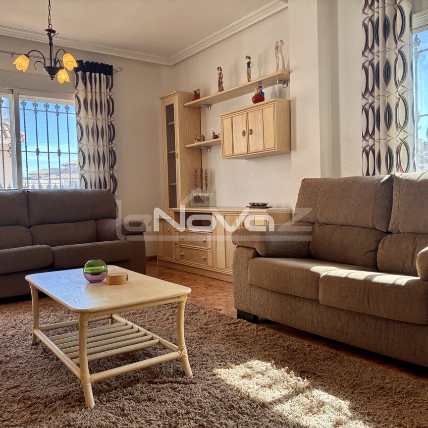 Sunny and cosy bungalow in La Zenia, Orihuela Co - Photo 1