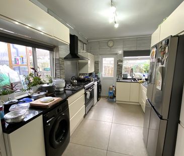 £800 PCM, All Bills and Wi-Fi Included, Furnished Ground Floor Doub... - Photo 2