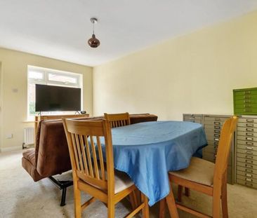 2 bedroom end of terrace house to rent - Photo 2