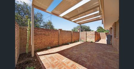 Stunning Three Bedroom Home in the Heart of Churchlands - Photo 4