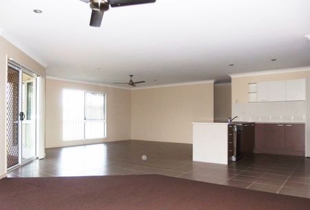 Spacious Family Home in a Quiet Location - Photo 5