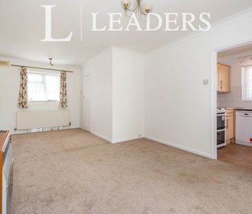 2 bedroom bungalow to rent Sandcross Lane, Reigate, RH2 - Photo 2