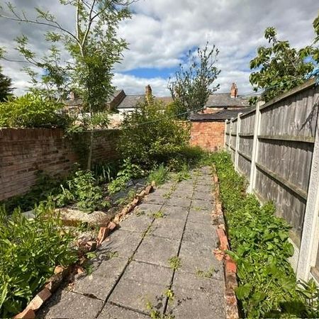 House to rent - Photo 4