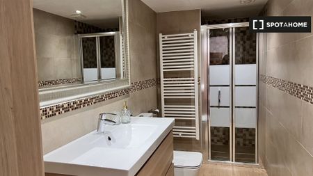 barcelona, Catalonia 08193 - Photo 5