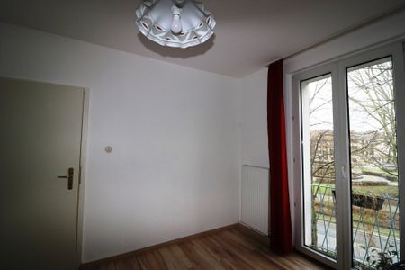 * PREISWERT WOHNEN AM FRIEDRICHSPLATZ! 3-ZI Wohnung, 2ET in KR-Mitte * - Foto 2