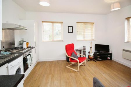 1 bedroom flat to rent - Photo 2