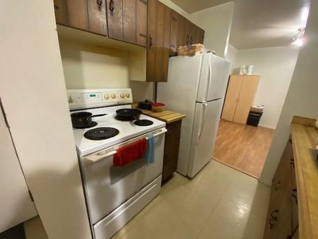 17 Eldon Hall Place Unit 612 - 2 bed, 1 bath - $200 GIFT CARD WITH NOV 1 LEASE - Photo 5