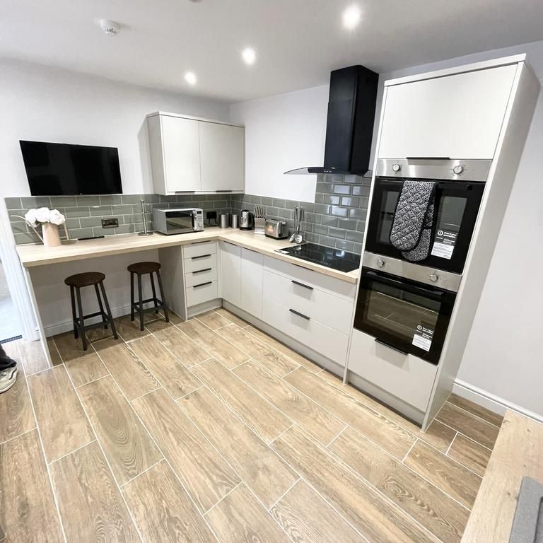 1 bedroom in a house share to rent - Photo 1