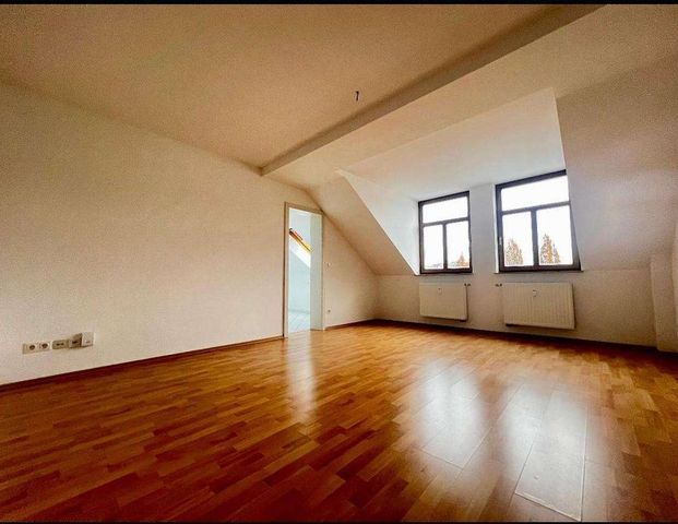 *** Hübsche Dachgeschosswohnung im Schlossviertel von Chemnitz zu vermieten *** - Foto 1
