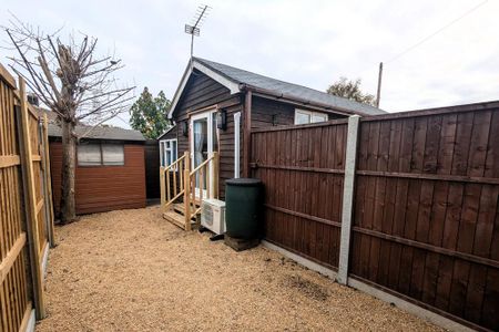 1 bedroom property to rent - Photo 4