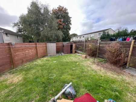 2 bedroom end of terrace house to rent - Photo 2