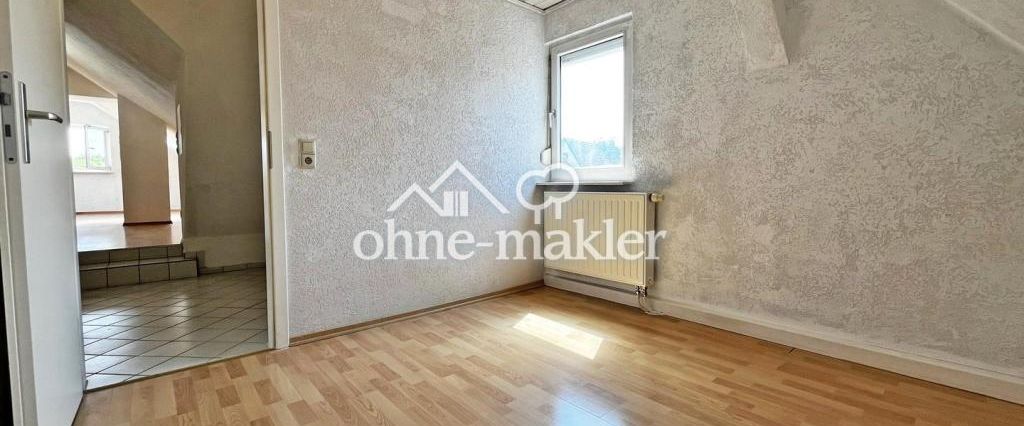 Gemütliche 3 Zimmer im Dachgeschoss - optimaler Grundriss - inkl. gepflegtem Bad & EBK - Foto 1