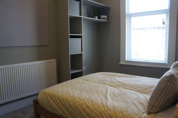 5 Bed Terraced House, Ferndale Road, L15 - Photo 1