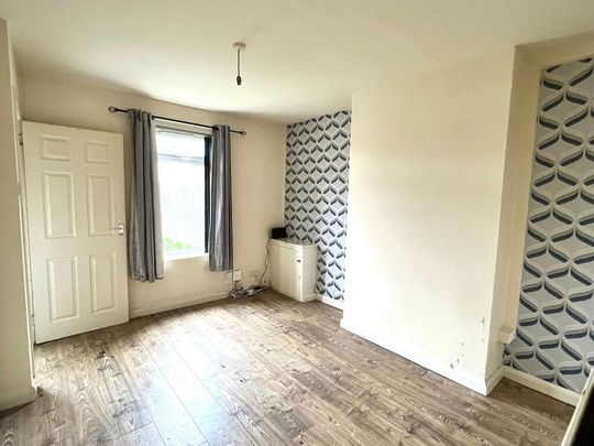 1 Parkgate Crescent, Belfast, BT4 1EU - Photo 1