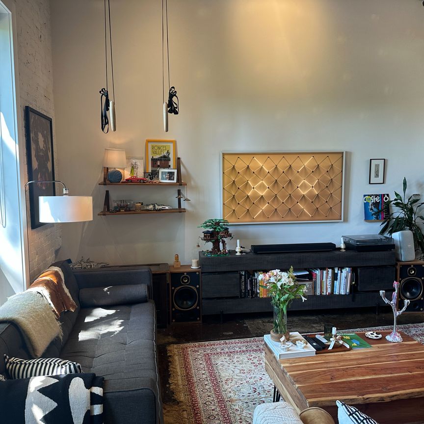 For Lease - 347 Sorauren Avenue Unit# 122, Toronto, Ontario - Photo 1