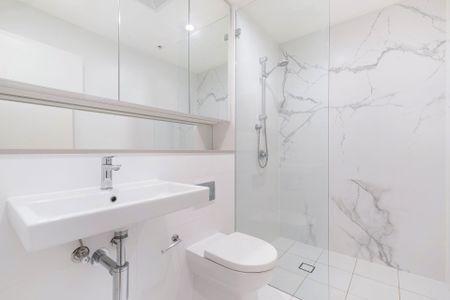 Bright & Stylish One Bedroom Unit - Photo 4