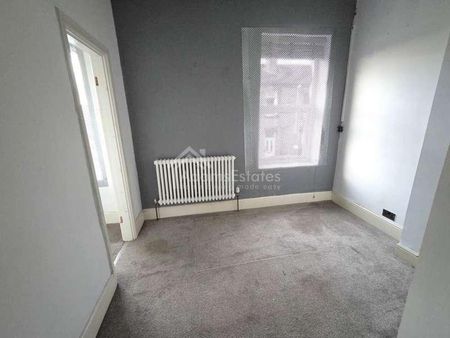 Church Street, Heckmondwike, WF16 - Photo 3