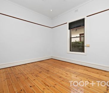 Two bedroom home in Maylands - Photo 3