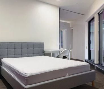 300 Swanston Street, Melbourne - Photo 2