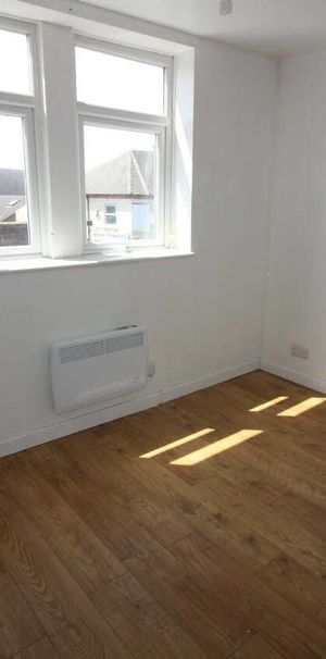 1 bed Flat - Photo 1