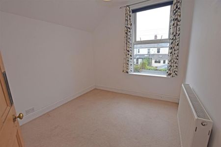 3 bedroom terraced house to rent - Photo 3