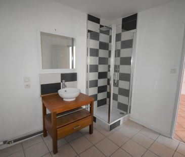 T2 – LENT - Photo 1