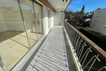 PETIT BOIS - Magnifique T3 à louer - Photo 3