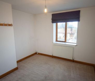 546 Wakefield Road, Huddersfield, HD5 - Photo 6