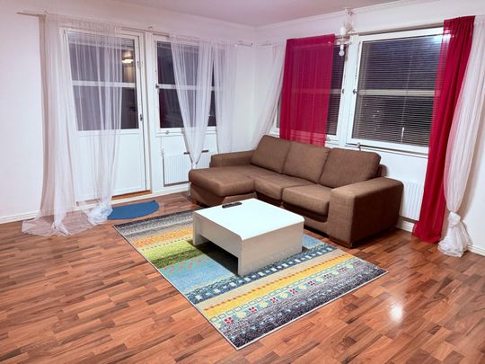 Storvretsvägen, Tumba - Photo 1