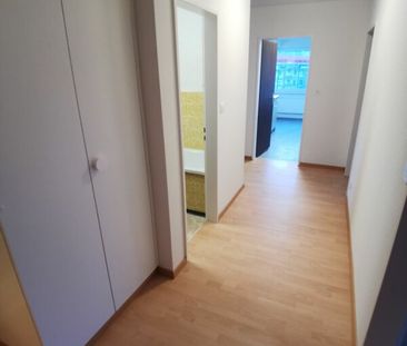 Wunderbare 3.5 Familienwohnung mit Spielplatz. Moderne Küche und Au... - Photo 3